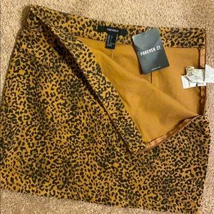 Leopard print mini NWT **FREE W/ BUNDLE OVER $20**